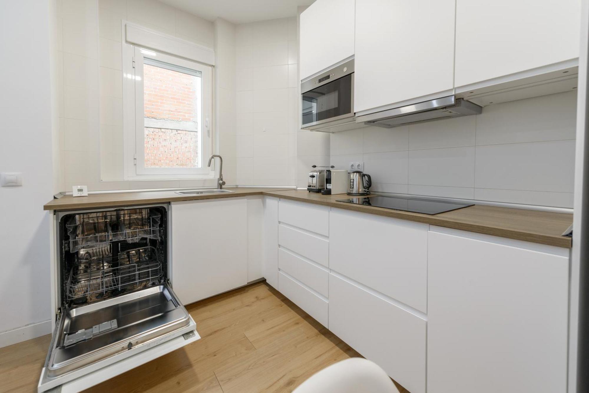 마드리드 Avila Calle, Precioso Estudio En Santiago Bernabeu-Estrecho En Segundo Piso Sin Ascensor 아파트 외부 사진