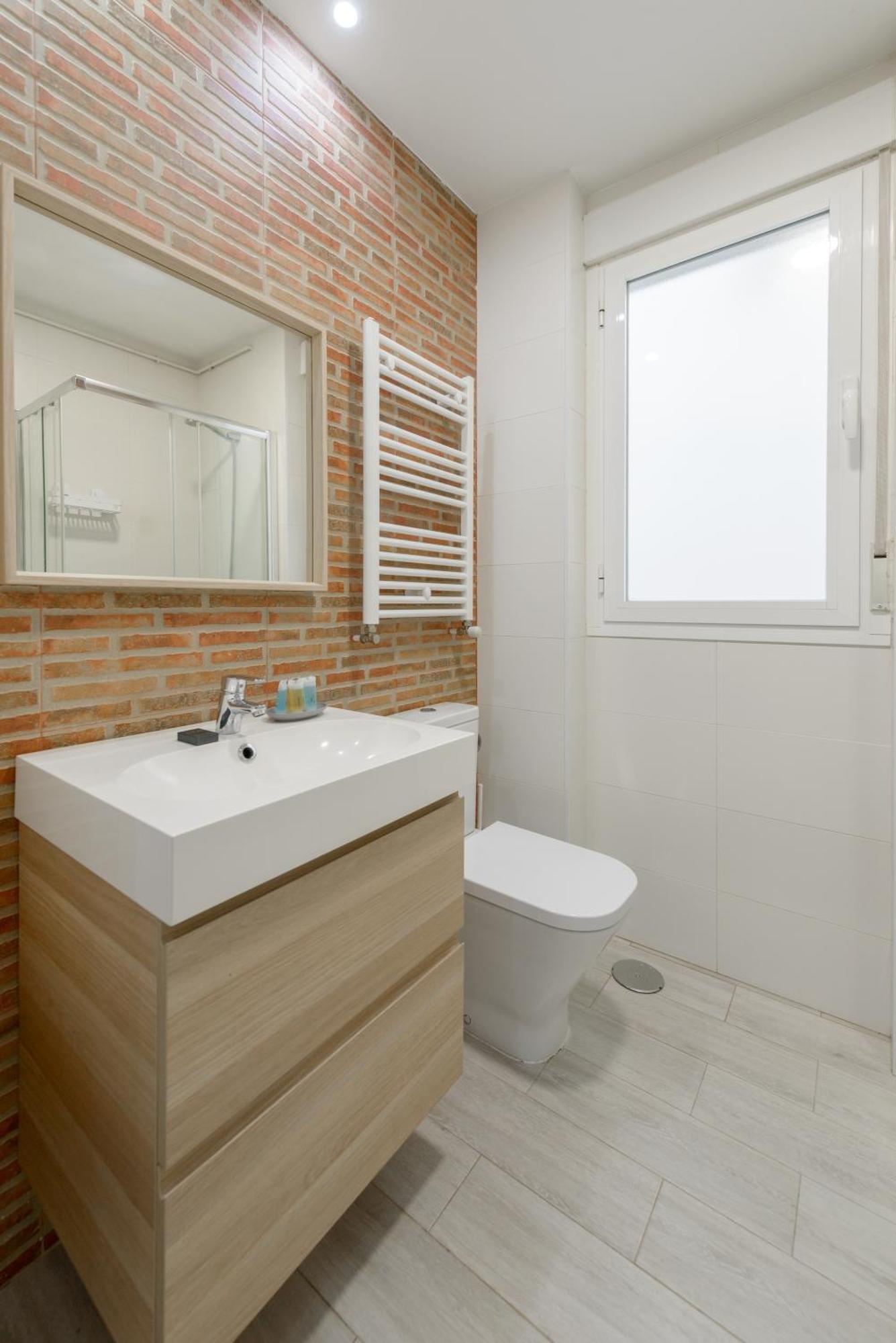 마드리드 Avila Calle, Precioso Estudio En Santiago Bernabeu-Estrecho En Segundo Piso Sin Ascensor 아파트 외부 사진