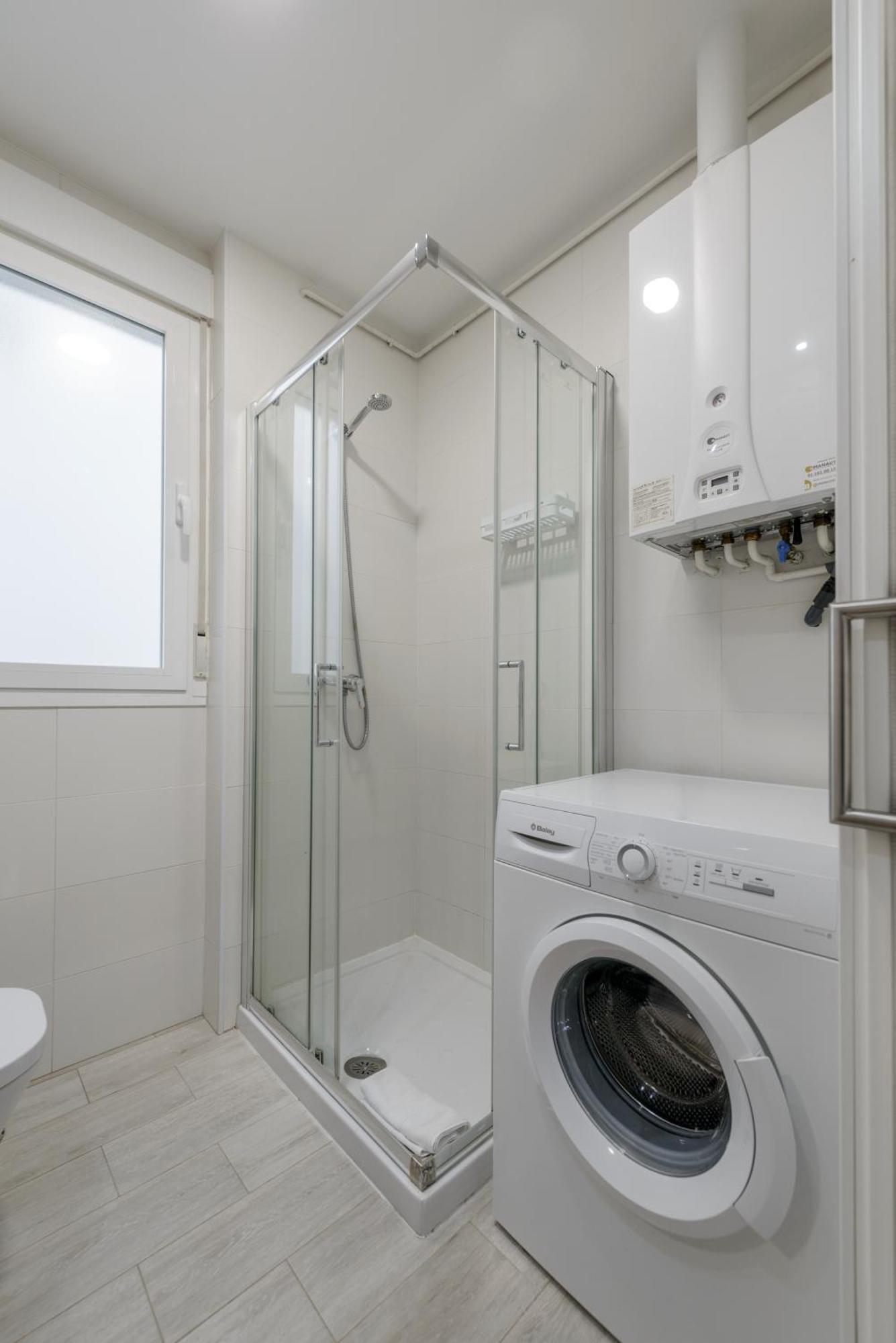 마드리드 Avila Calle, Precioso Estudio En Santiago Bernabeu-Estrecho En Segundo Piso Sin Ascensor 아파트 외부 사진