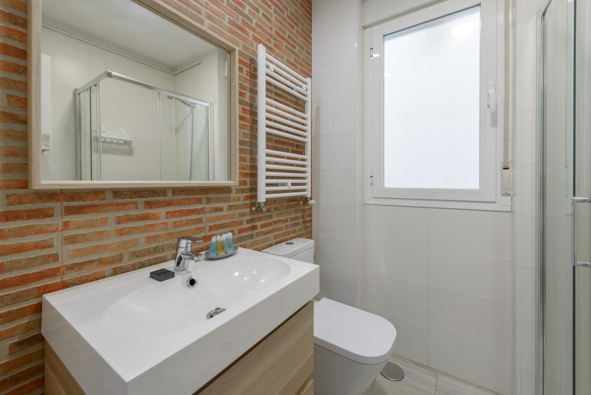 마드리드 Avila Calle, Precioso Estudio En Santiago Bernabeu-Estrecho En Segundo Piso Sin Ascensor 아파트 외부 사진