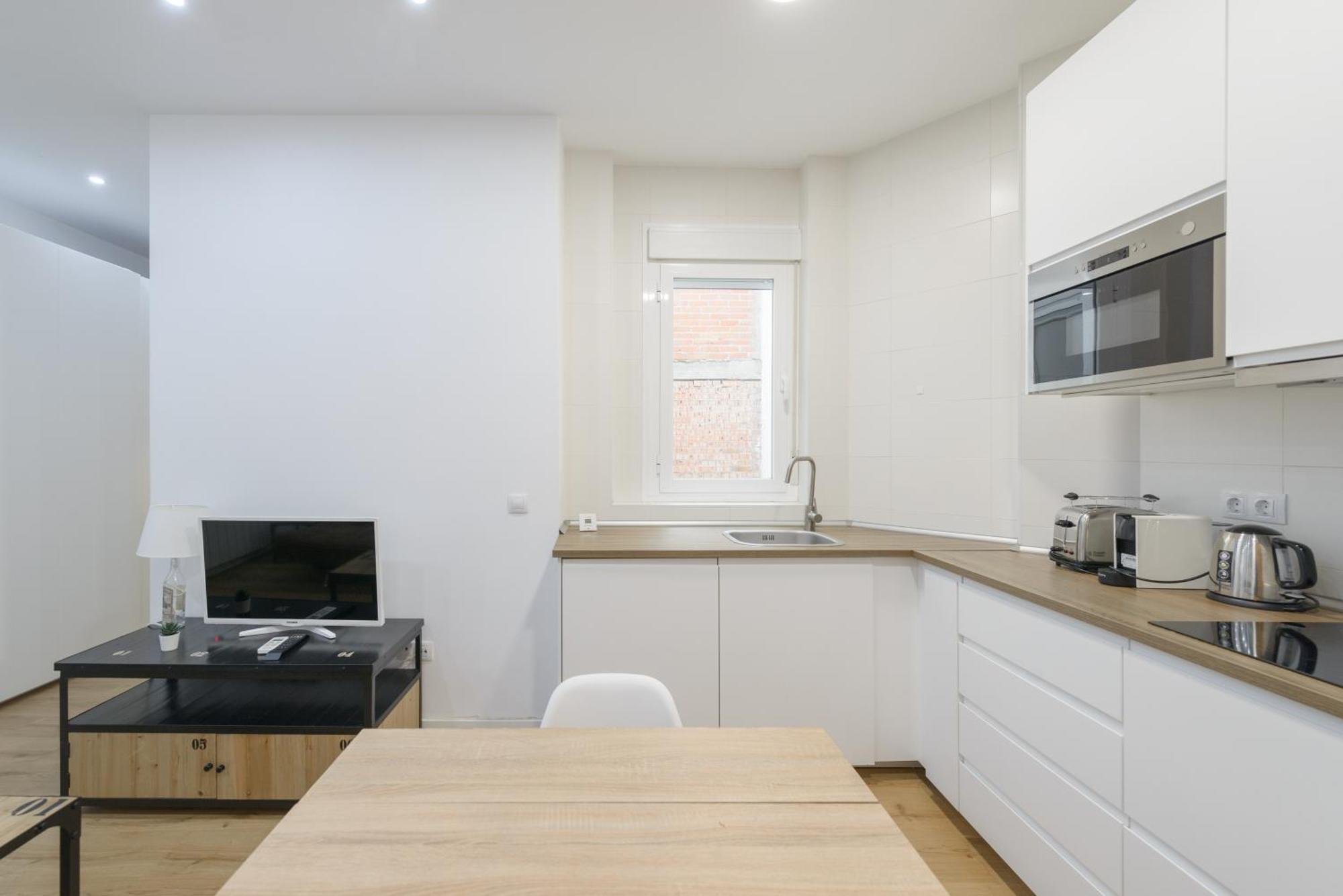 마드리드 Avila Calle, Precioso Estudio En Santiago Bernabeu-Estrecho En Segundo Piso Sin Ascensor 아파트 외부 사진
