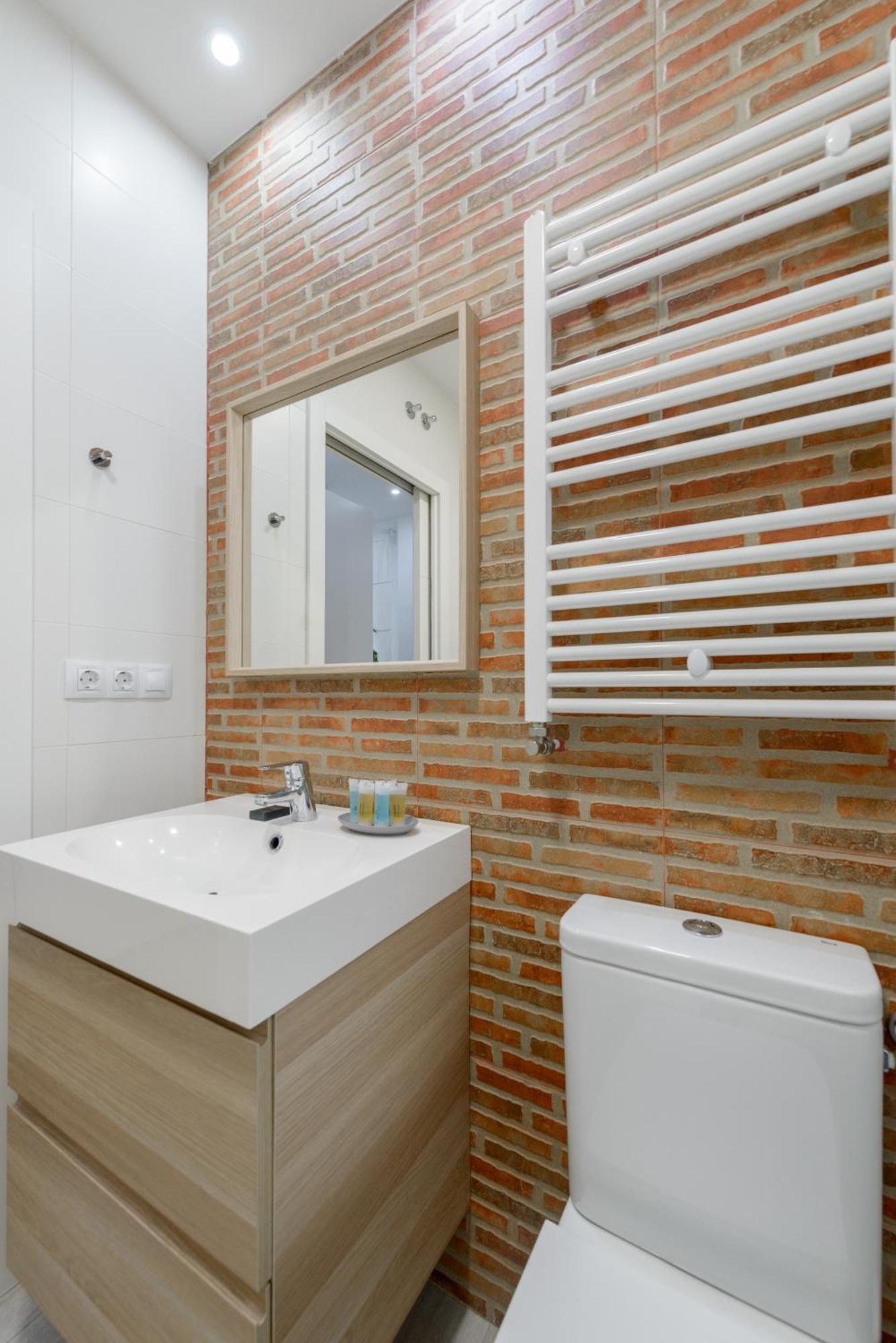 마드리드 Avila Calle, Precioso Estudio En Santiago Bernabeu-Estrecho En Segundo Piso Sin Ascensor 아파트 외부 사진