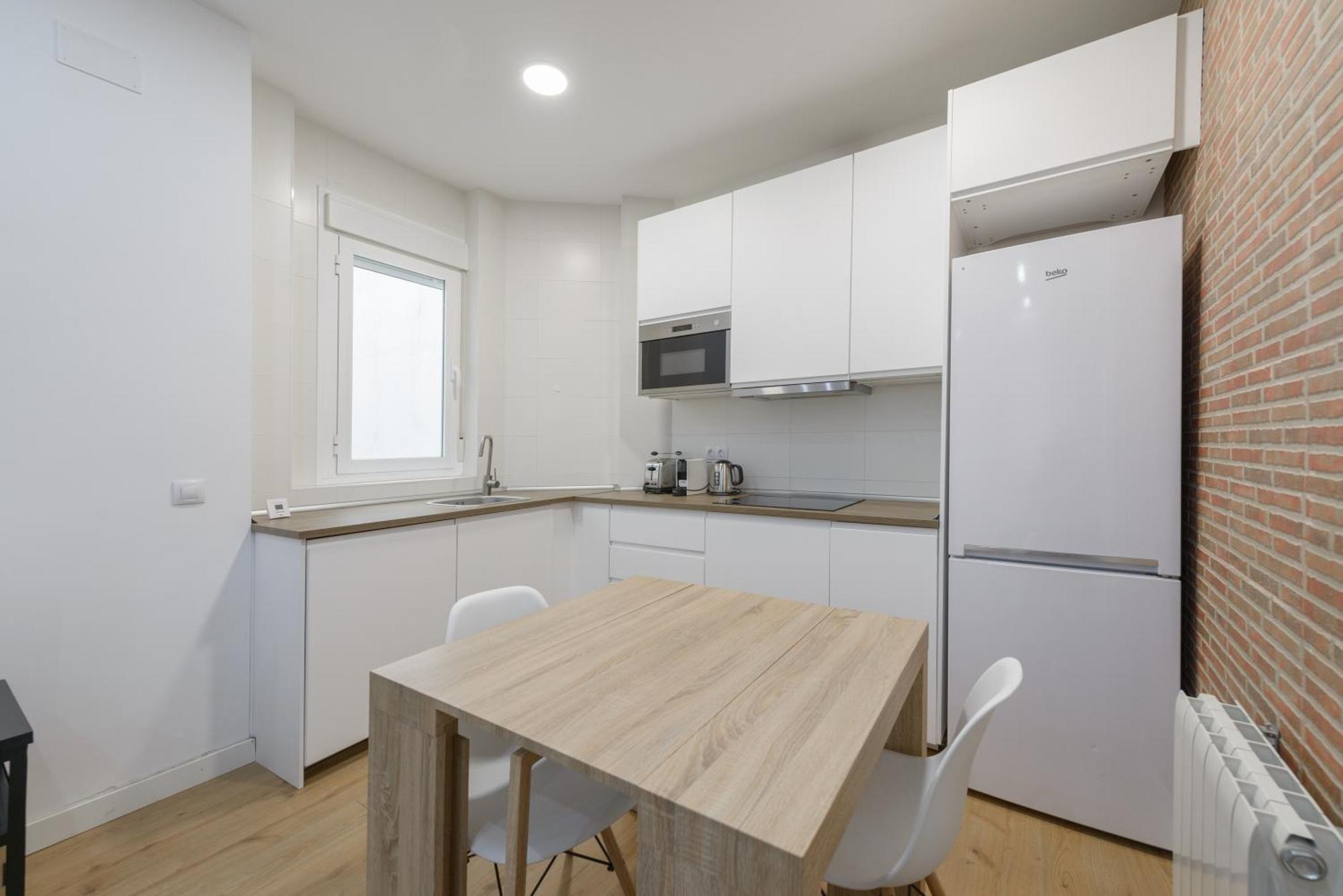 마드리드 Avila Calle, Precioso Estudio En Santiago Bernabeu-Estrecho En Segundo Piso Sin Ascensor 아파트 외부 사진
