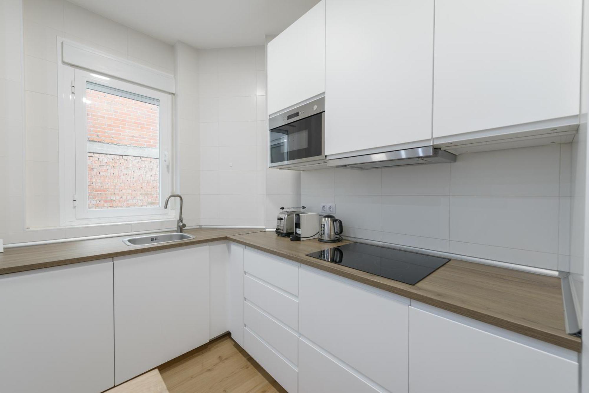 마드리드 Avila Calle, Precioso Estudio En Santiago Bernabeu-Estrecho En Segundo Piso Sin Ascensor 아파트 외부 사진