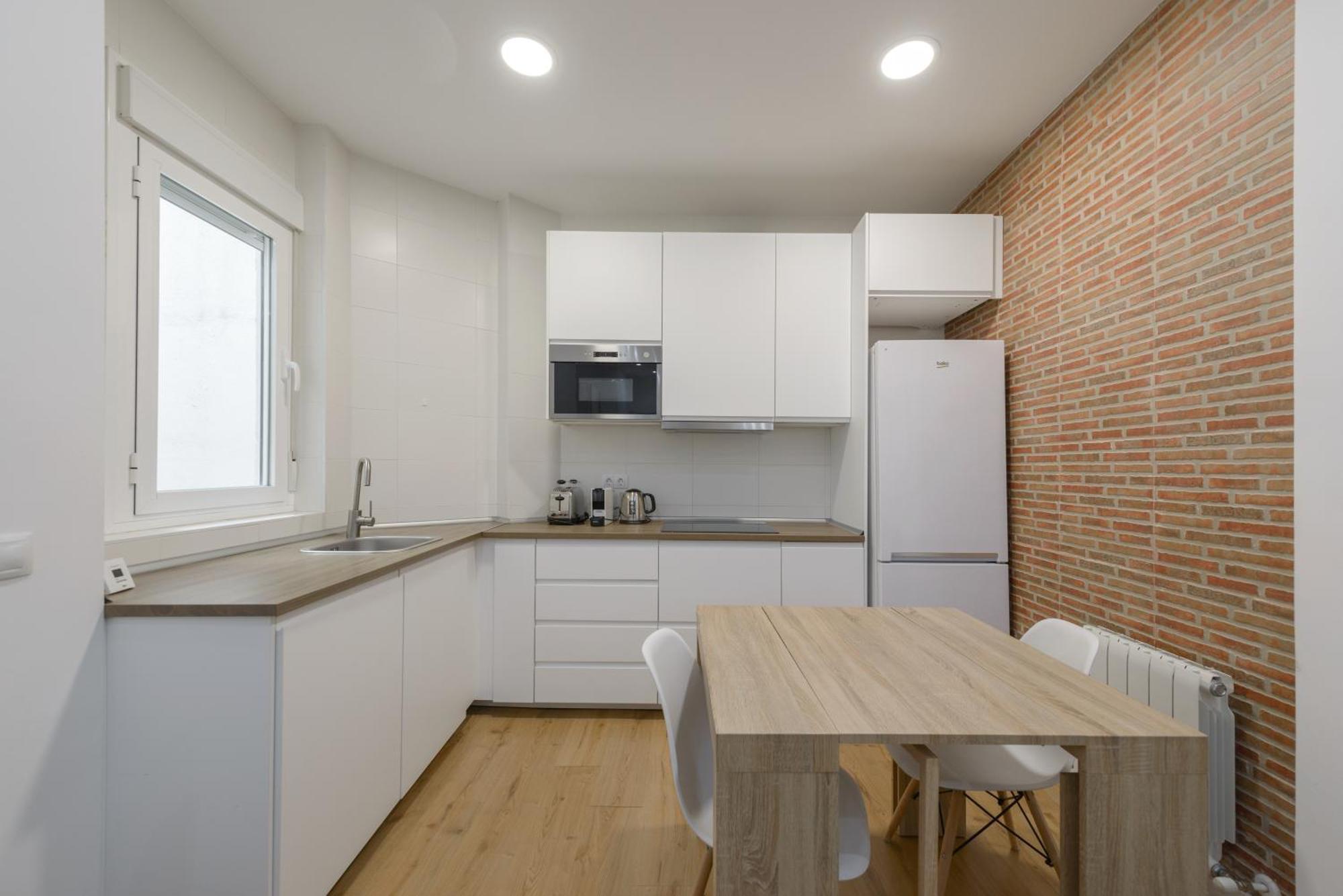 마드리드 Avila Calle, Precioso Estudio En Santiago Bernabeu-Estrecho En Segundo Piso Sin Ascensor 아파트 외부 사진