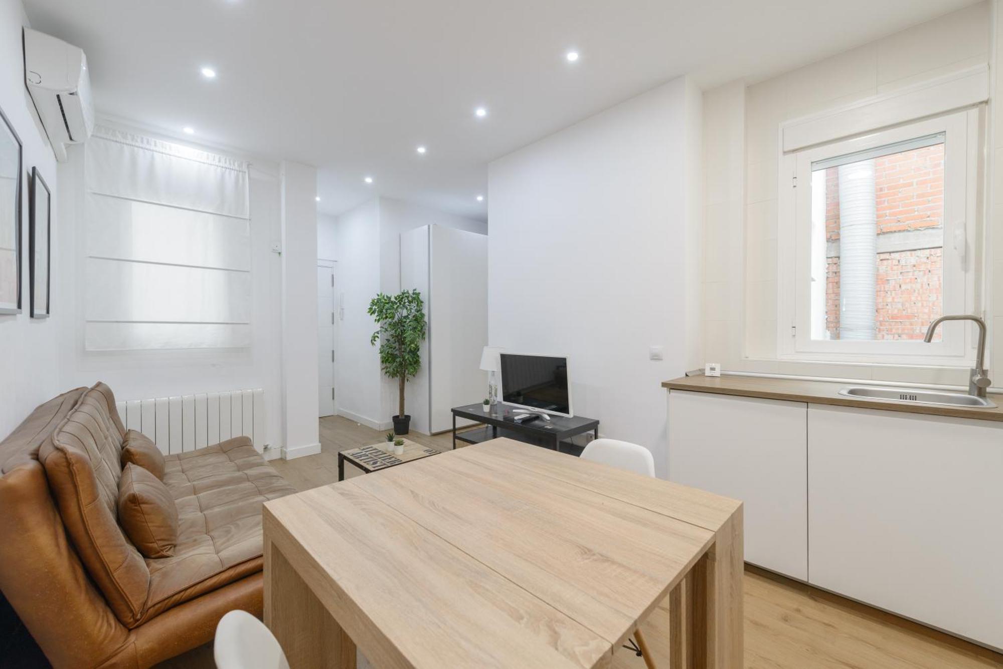 마드리드 Avila Calle, Precioso Estudio En Santiago Bernabeu-Estrecho En Segundo Piso Sin Ascensor 아파트 외부 사진